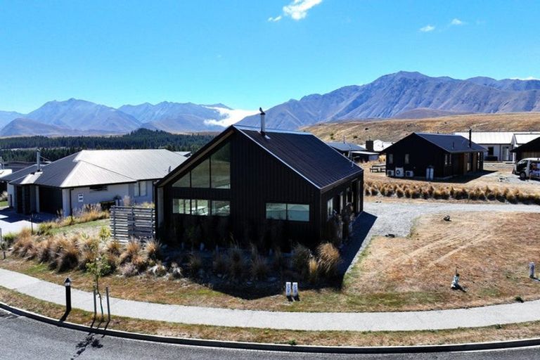 Photo of property in 21 Mistake Drive, Lake Tekapo, 7999