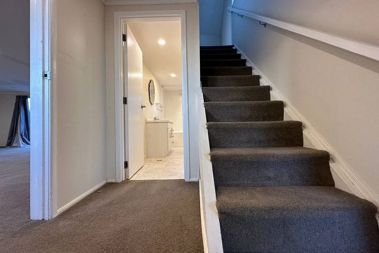 Photo of property in 42 Codlin Road, Waiuku, 2683