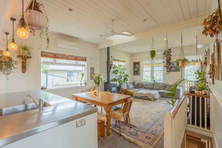 Photo of property in 2 Shackleton Terrace, Lyttelton, 8082