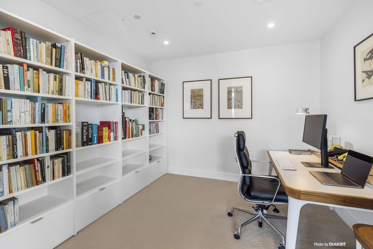 Photo of property in 903/1 Market Lane, Wellington Central, Wellington, 6011