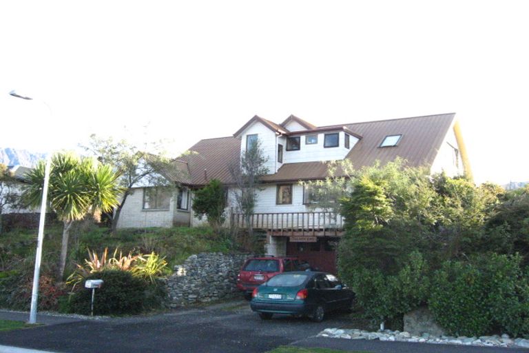 Photo of property in 67 Cedar Drive, Kelvin Heights, Queenstown, 9300