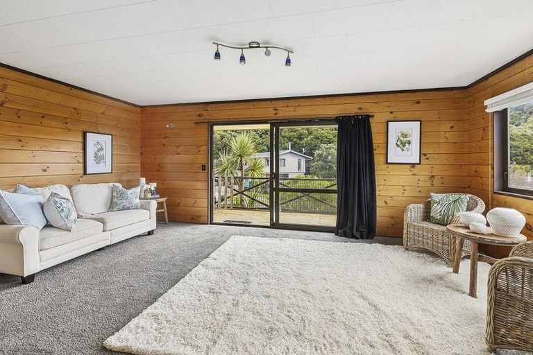 Photo of property in 68 Omapere Street, Whitby, Porirua, 5024