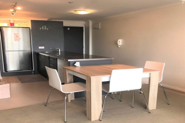 Photo of property in Monvie Apartments, 606/15 Holland Street, Te Aro, Wellington, 6011