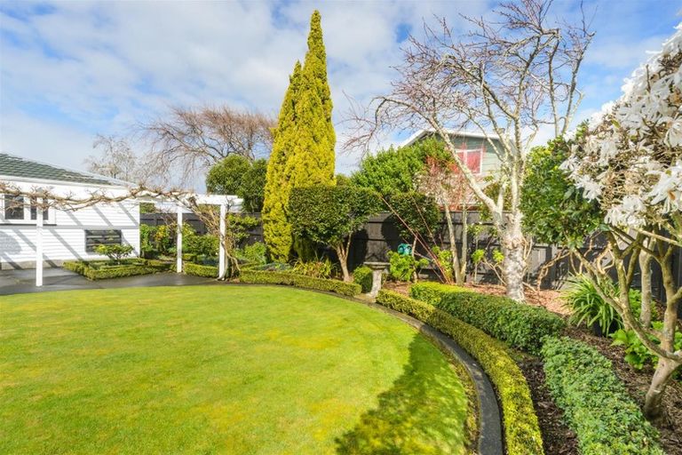 Photo of property in 23 Follett Street, Marton, 4710