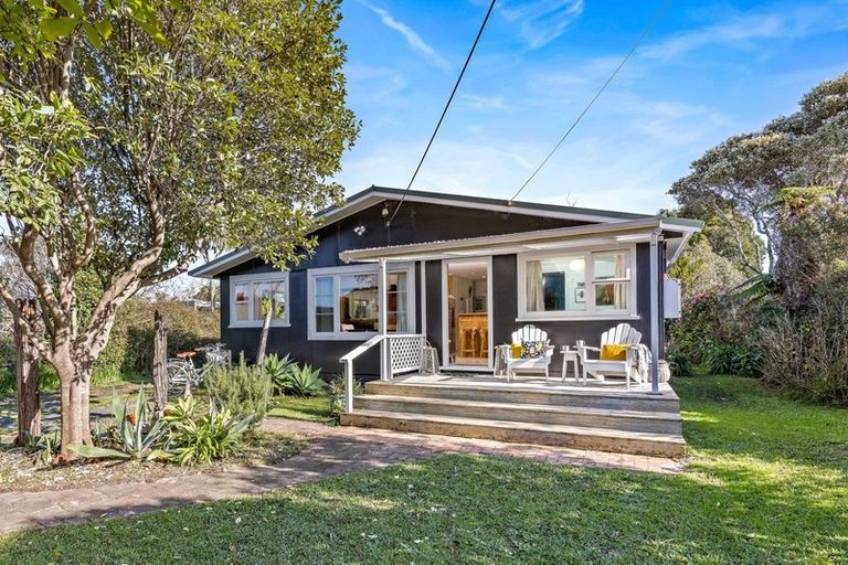 Photo of property in 25 Harbour View Road, Point Wells, Warkworth, 0986