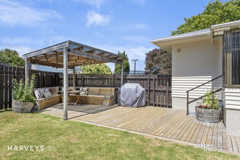 Photo of property in 120 Vodanovich Road, Te Atatu South, Auckland, 0610