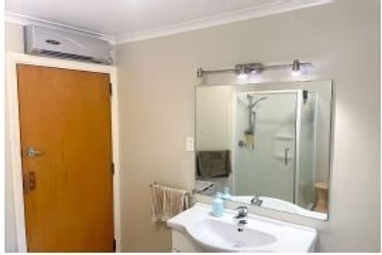 Photo of property in 53 Ford Road, Opawa, Christchurch, 8023