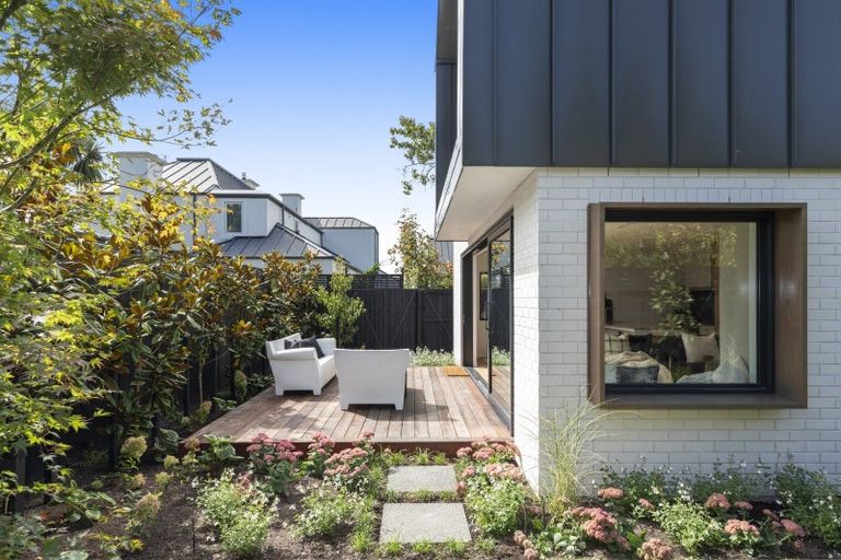 Photo of property in 65b Leinster Road, Merivale, Christchurch, 8014