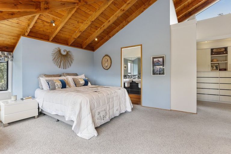 Photo of property in 1 Park Rise, Campbells Bay, Auckland, 0630