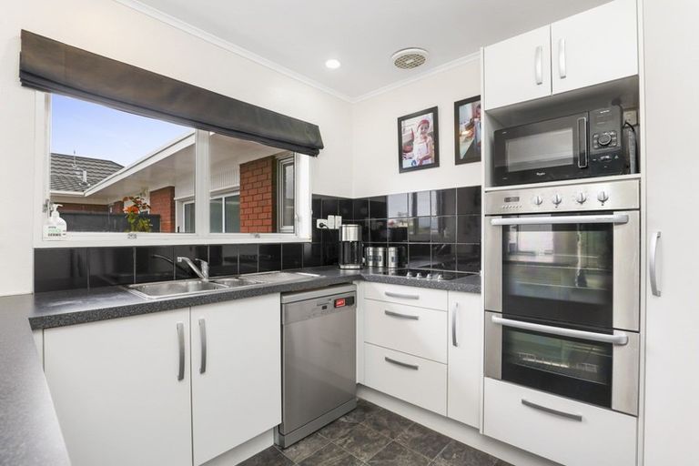 Photo of property in 102au1 Sandwich Road, St Andrews, Hamilton, 3200