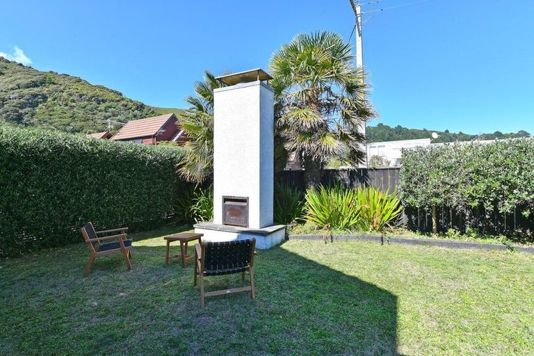 Photo of property in 19 Miro Street, Eastbourne, Lower Hutt, 5013