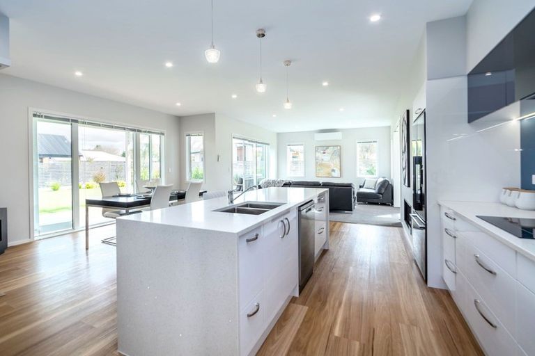 Photo of property in 9 James Kidd Place, Greytown, 5712