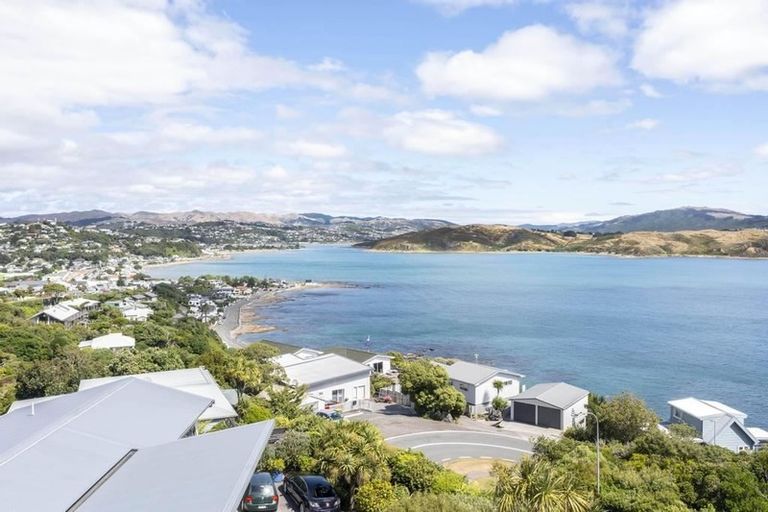Photo of property in 77 Motuhara Road, Plimmerton, Porirua, 5026
