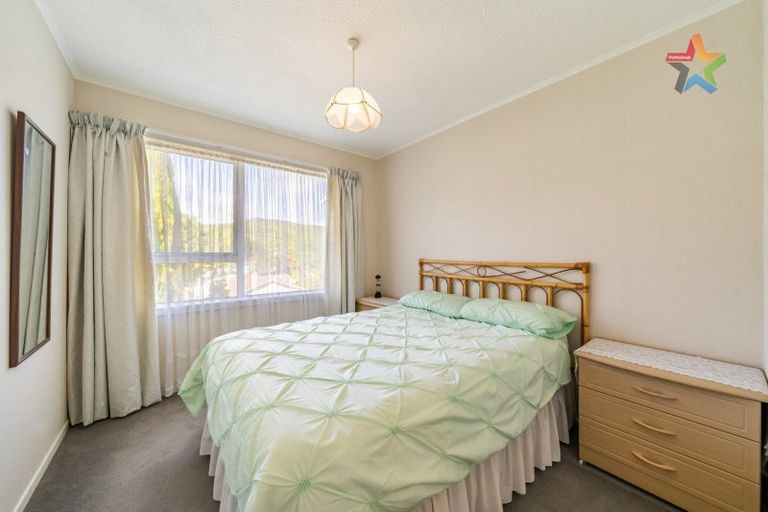 Photo of property in 5 Ruth Grove, Karori, Wellington, 6012