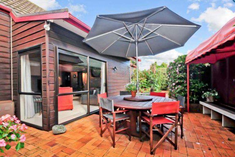 Photo of property in 23 Kensington Place, Fairfield, Hamilton, 3214