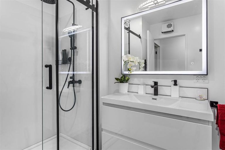 Photo of property in 3 Freeville Place, New Brighton, Christchurch, 8083