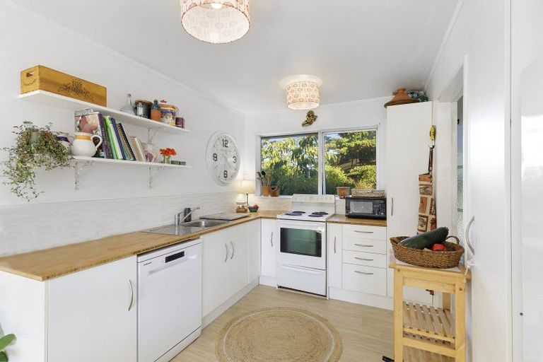 Photo of property in 19a Hicks Close, Whitby, Porirua, 5024