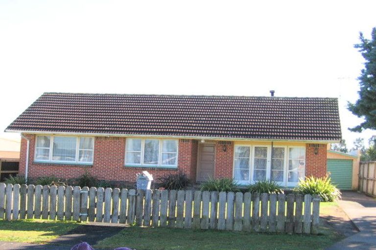 Photo of property in 22 Fernaig Street, Papakura, 2110