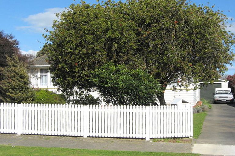 Photo of property in 6 Ward Street, Bulls, 4818