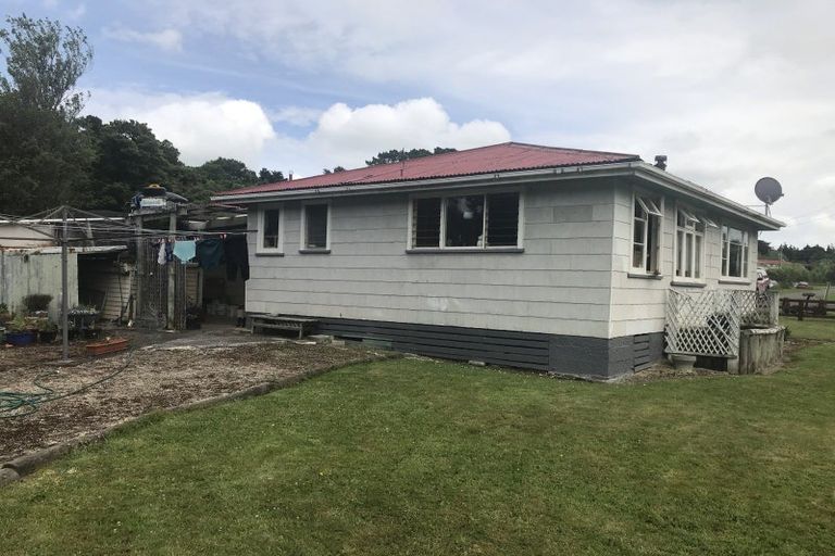 Photo of property in 16 Whio Street, Pongaroa, 4991