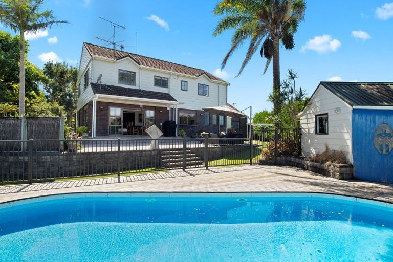 Photo of property in 112 Valley Road, Pukekohe, 2120