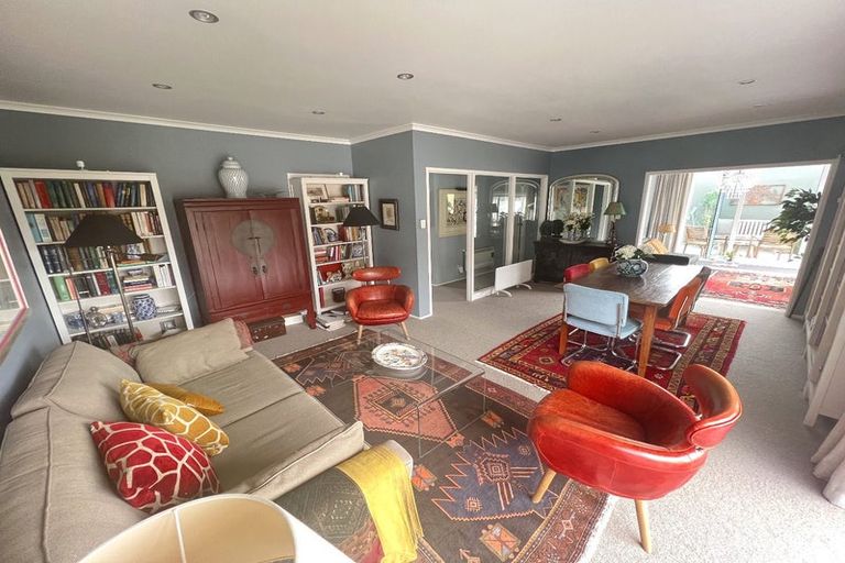 Photo of property in Kingsgate Flats, 10 Austin Street, Mount Victoria, Wellington, 6011