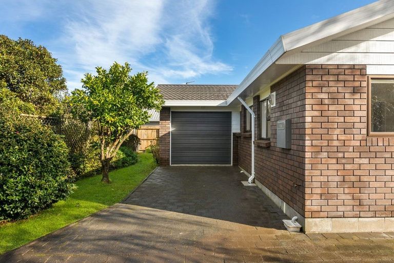 Photo of property in 16a Clare Street, Cambridge, 3434