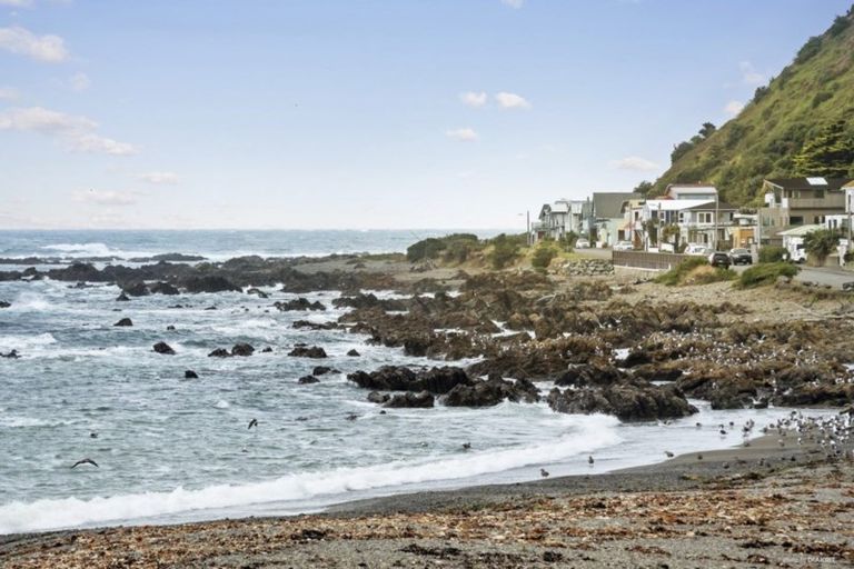 Photo of property in 60a Owhiro Bay Parade, Owhiro Bay, Wellington, 6023