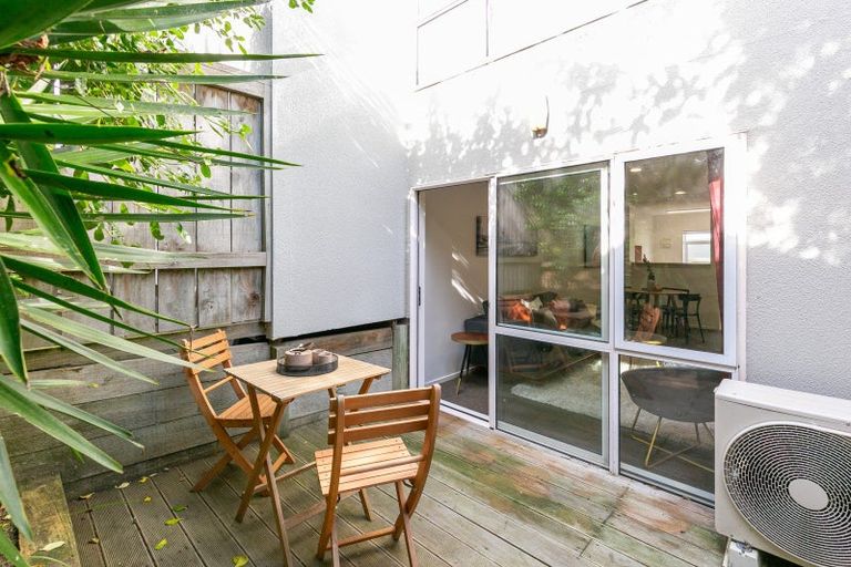 Photo of property in 19/20 Thompson Street, Mount Cook, Wellington, 6011