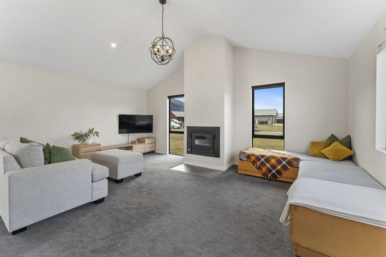 Photo of property in 27 Dingle Street, Lake Hawea, Wanaka, 9382