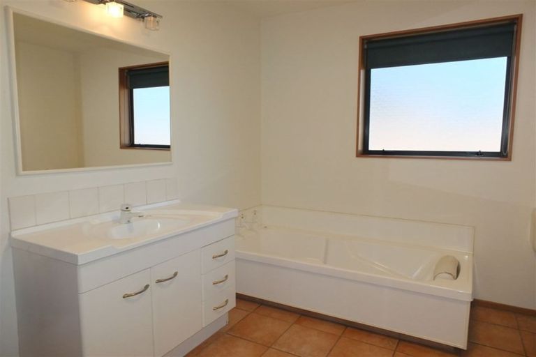 Photo of property in 60 Temple Crescent, Gleniti, Timaru, 7910