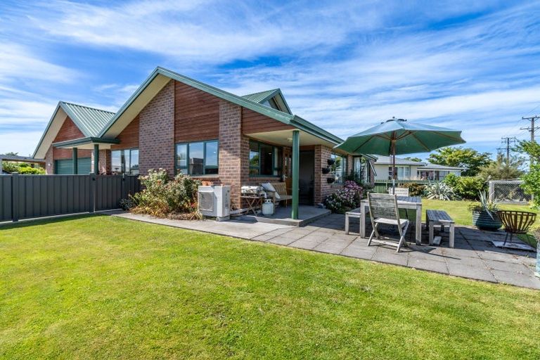 Photo of property in 15 Union Street, Winton, 9720