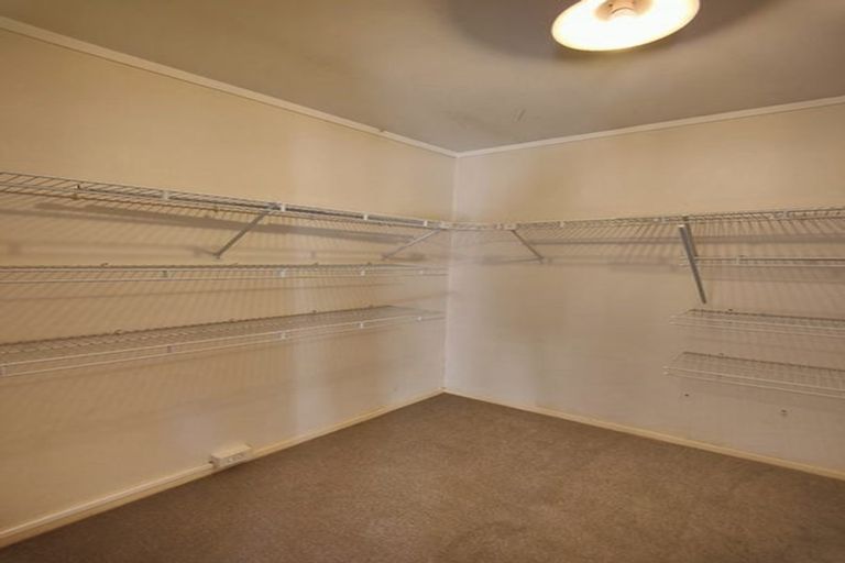 Photo of property in 12 Quartley Place, Huntington Park, Auckland, 2013