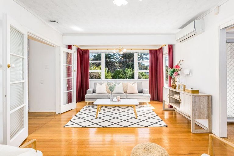 Photo of property in 45a Oxford Street, Tawa, Wellington, 5028