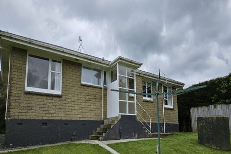 Photo of property in 1 George Street, Clinton, 9534