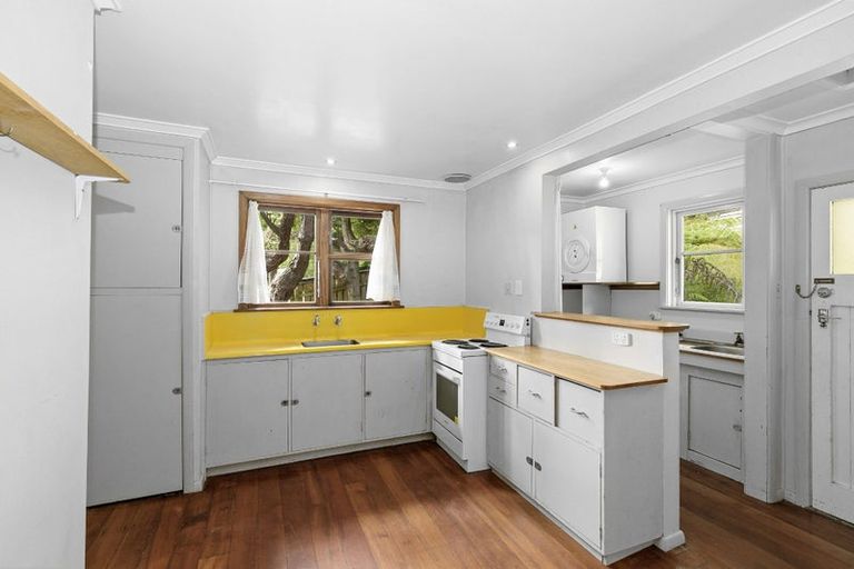 Photo of property in 36 Hine Road, Wainuiomata, Lower Hutt, 5014