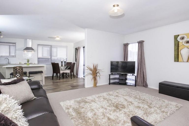 Photo of property in 166 Solar Road, Glen Eden, Auckland, 0602