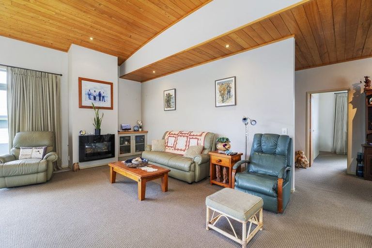 Photo of property in 16 Endeavour Place, Cooks Beach, Whitianga, 3591