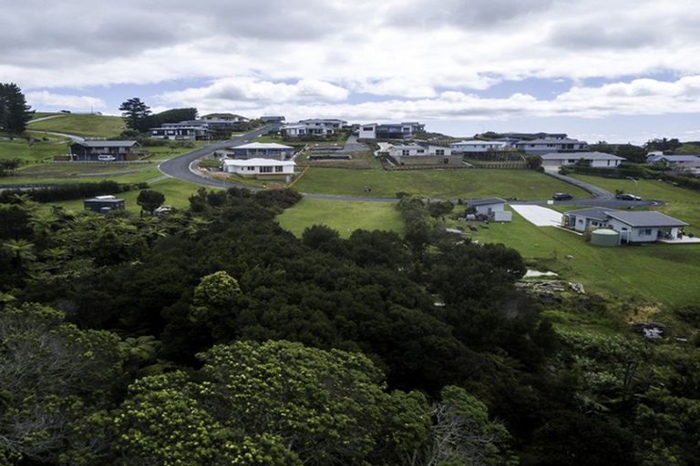 Photo of property in 7 Lori Lane, Coopers Beach, 0420