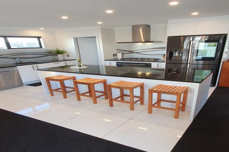 Photo of property in 87 Woburn Road, Woburn, Lower Hutt, 5010