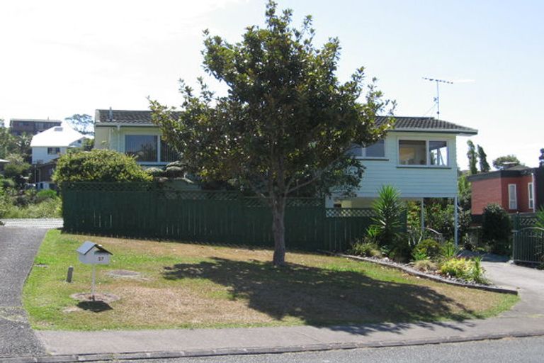 Photo of property in 39 Saddleback Rise, Murrays Bay, Auckland, 0630