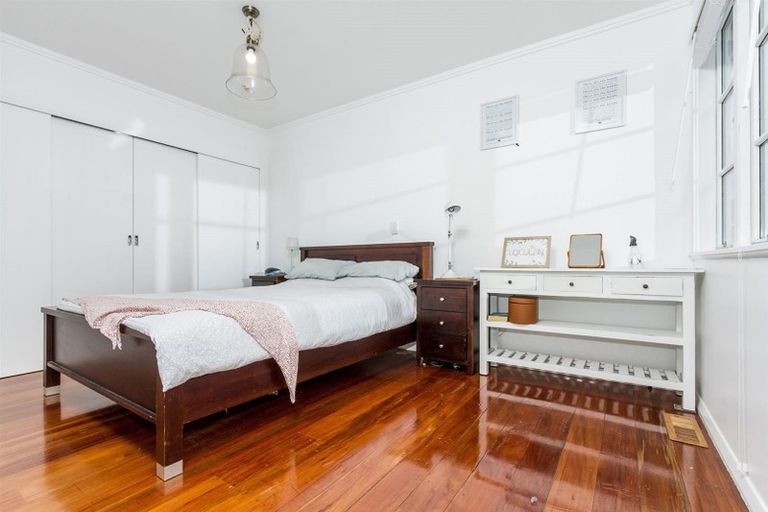 Photo of property in 202 Lake Road, Belmont, Auckland, 0622