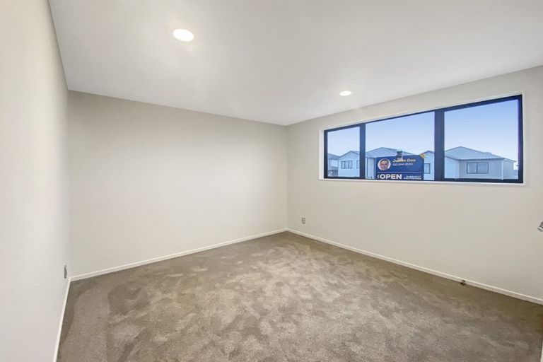 Photo of property in 7a Frontier Lane, Flat Bush, Auckland, 2019