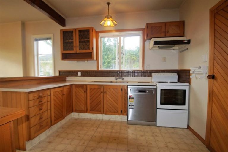 Photo of property in 4 Jennifer Street, Bryndwr, Christchurch, 8053