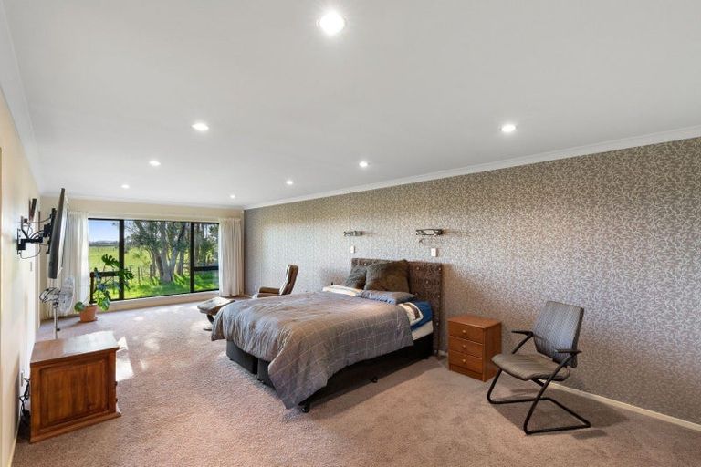 Photo of property in 249 Tararua Road, Levin, 5571