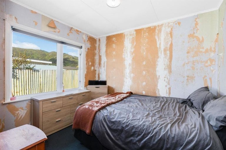 Photo of property in 32 Norfolk Street, Wainuiomata, Lower Hutt, 5014