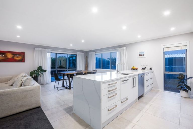 Photo of property in 17 Kepler Way, Aotea, Porirua, 5024