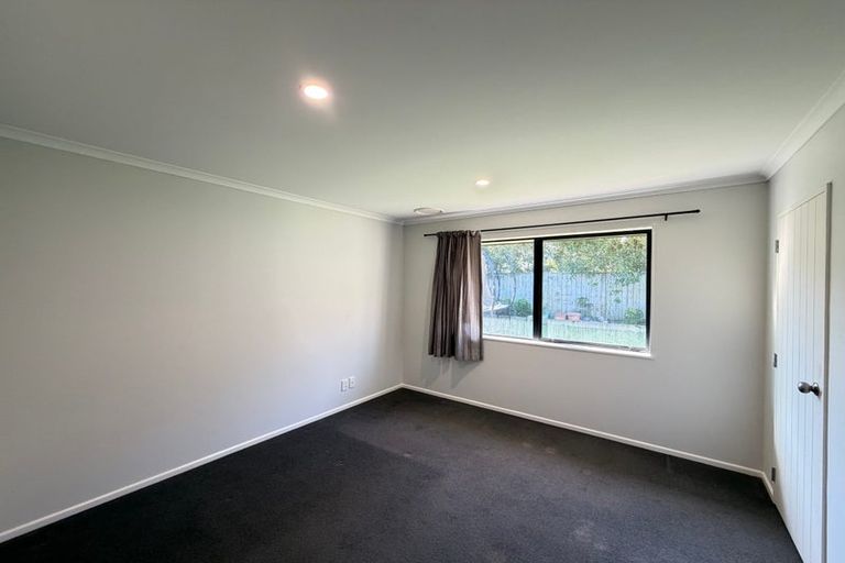Photo of property in 72 Geneva Terrace, Kelvin Grove, Palmerston North, 4414