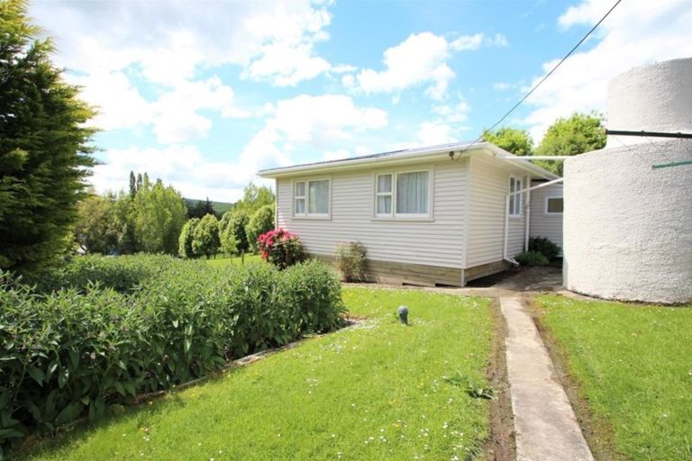 Photo of property in 24 Malvern Street, Waipahi, Gore, 9771