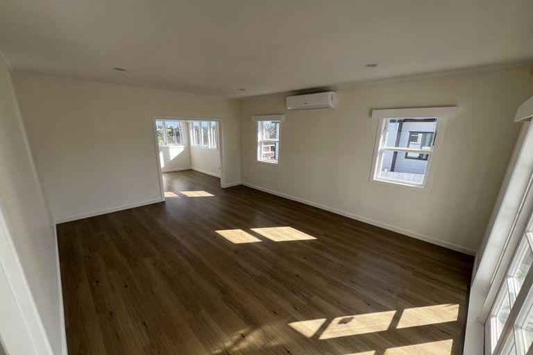Photo of property in 61 Oakdale Road, Mount Roskill, Auckland, 1041